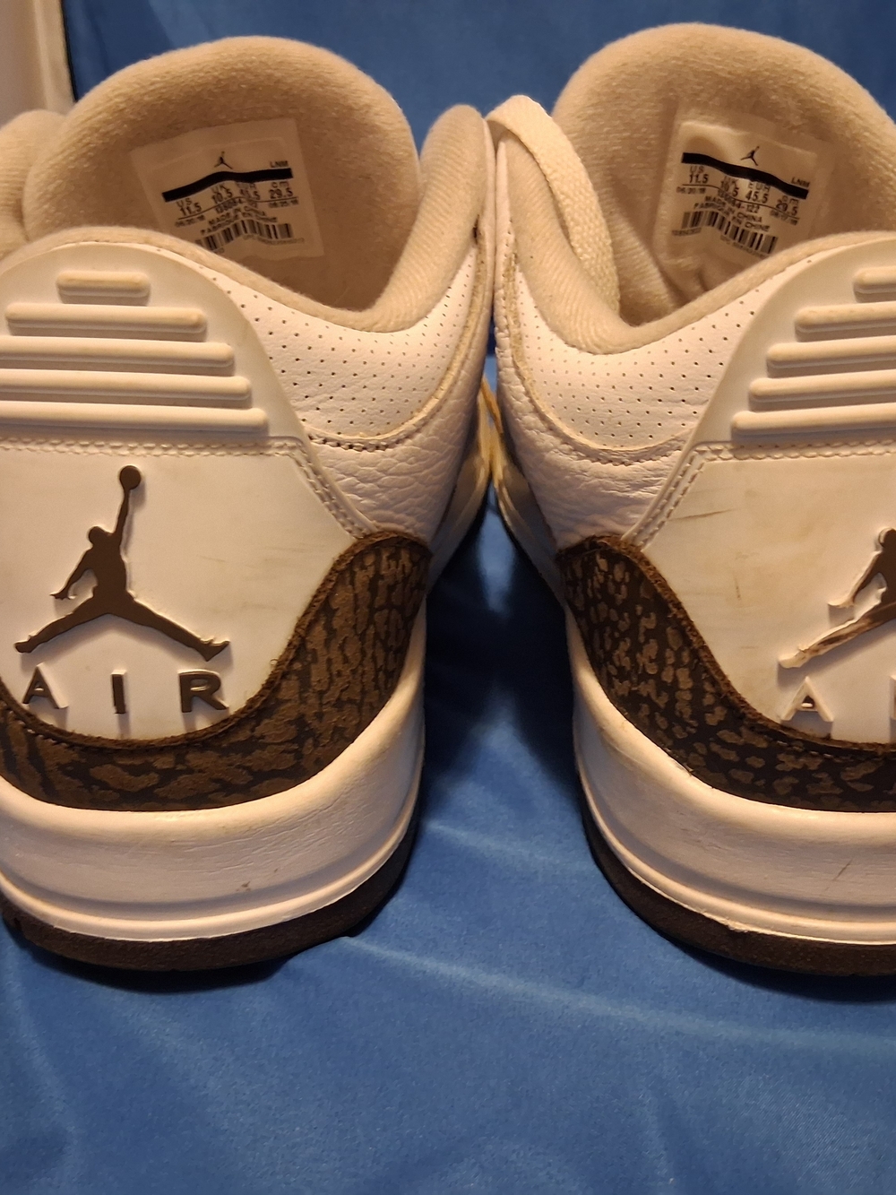Jordan Air Jordan 3 Retro Mocha 2018 White/Chrome-Dark Mocha 136064-122 - Picture 4 of 7